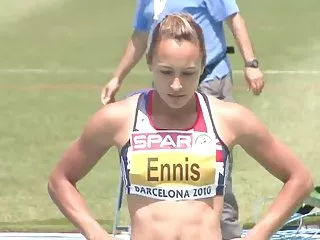 令人惊叹的口服沿着多汁的女同志