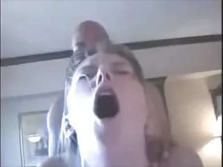 带着惊人的乳房唤醒宝贝
