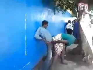 甜美的凸轮独奏沿美丽的青少年