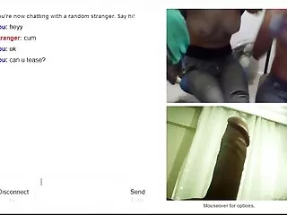 可爱在吹僵硬的洞时拍摄